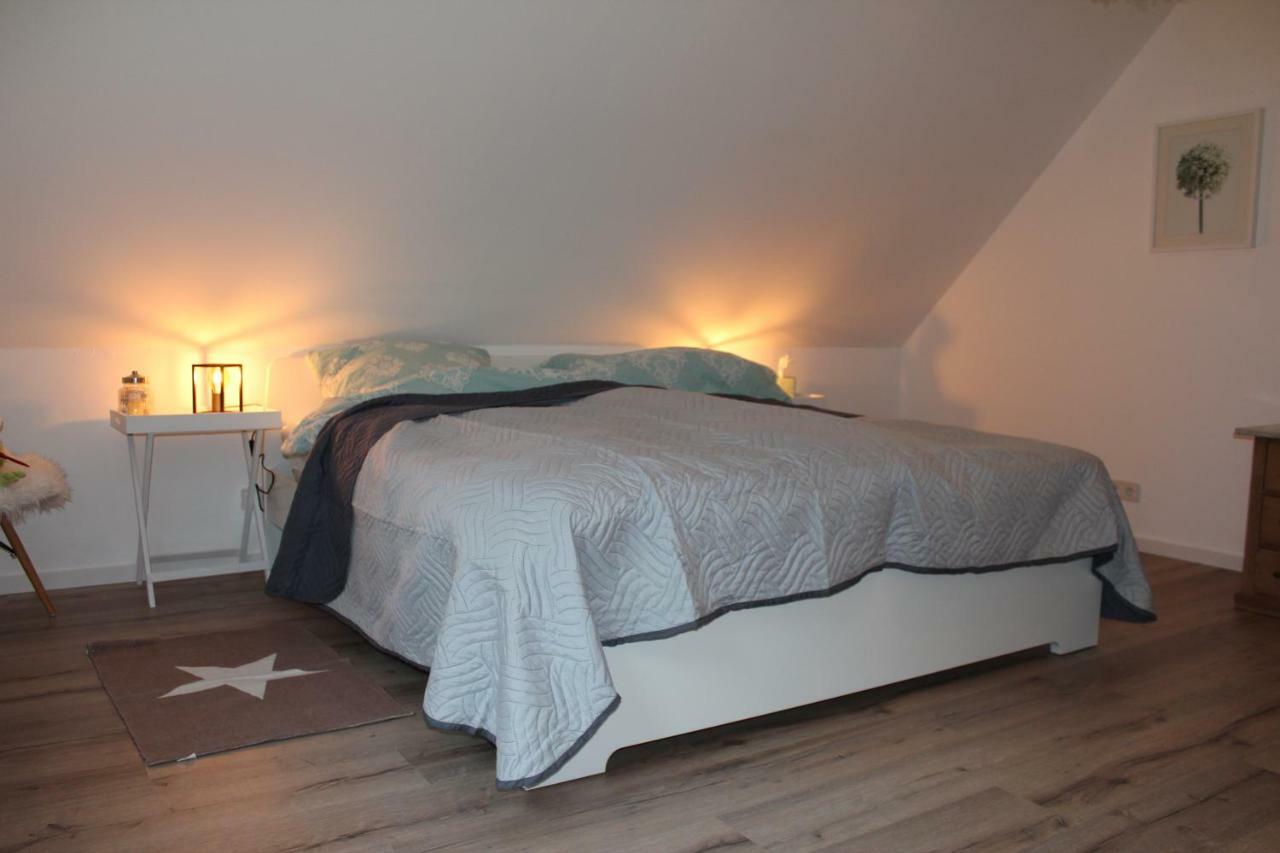 Ferienwohnung Im Tuermchen Oberfell Esterno foto
