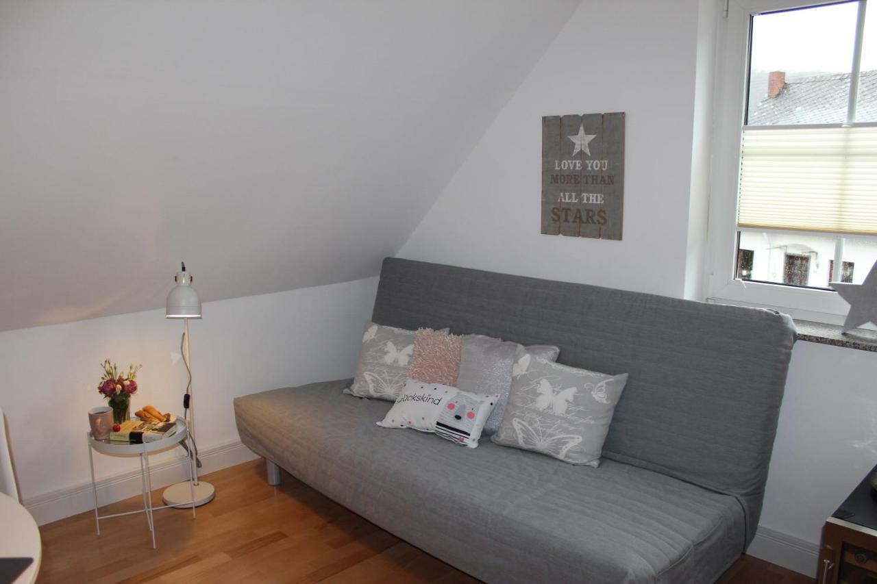 Ferienwohnung Im Tuermchen Oberfell Esterno foto